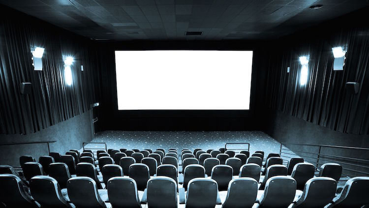 empty-cinema-and-white-screen
