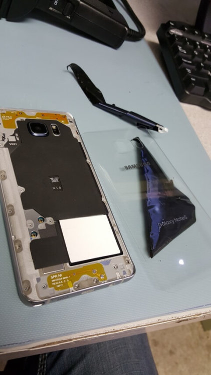 galaxy note-5 remove color film from back cover