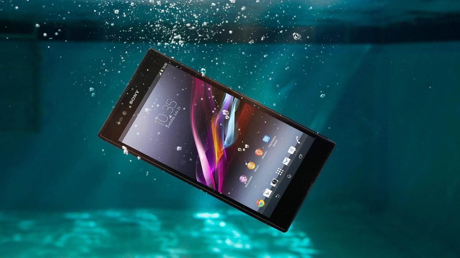 Sony Xperia в воде