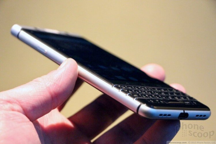 CES_2017 - новый телефон BlackBerry