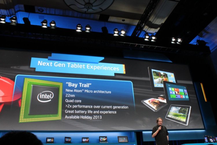 Intel анонсировала 64-битный чип, уравнивающий Android и iOS в производительности. Фото.