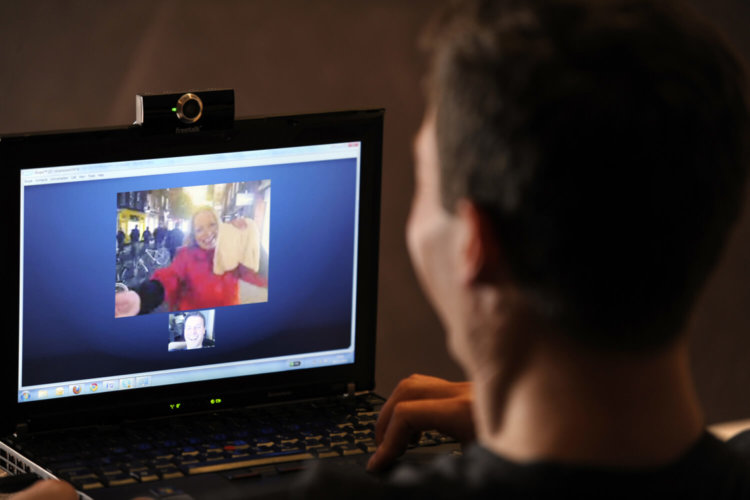 Microsoft хоронят Skype, или почему Hangouts должен его заменить. Microsoft хоронят Skype, или почему Hangouts должен его заменить. Фото.