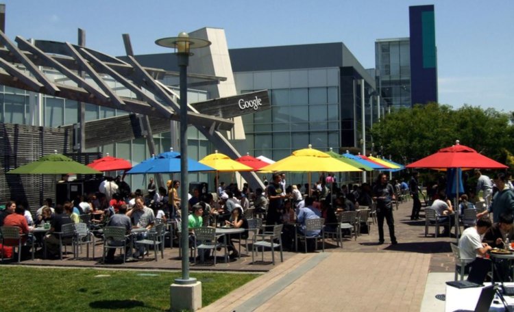 Финансовые показатели демонстрируют, что Google продолжает расти. Финансовые показатели демонстрируют, что Google продолжает расти. Фото.