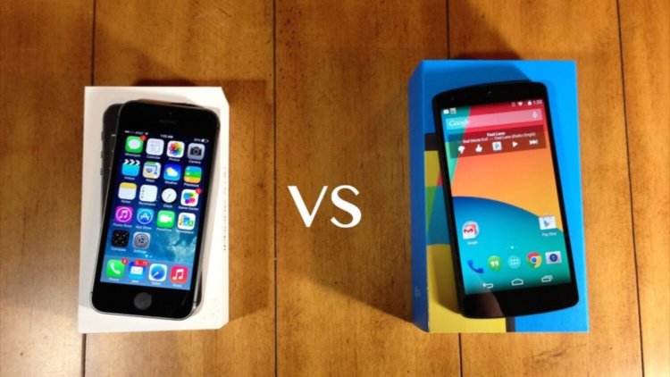 Любитель iPhone против Nexus. Любитель iPhone против Nexus. Фото.