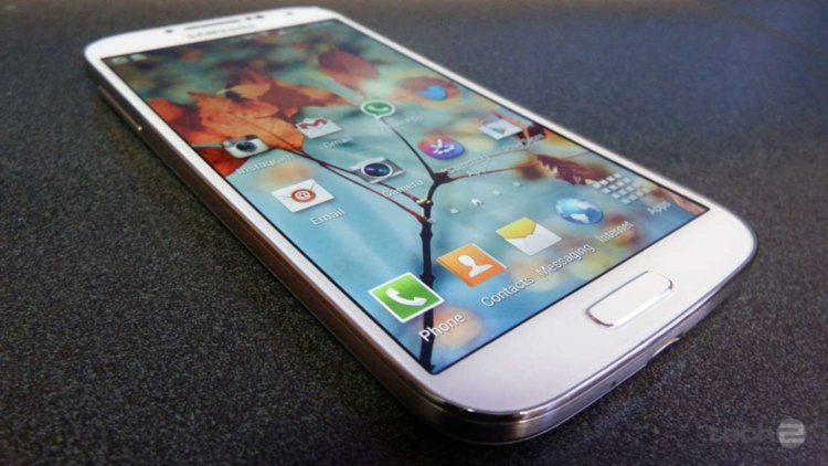 Чем недовольны владельцы Android-флагманов? Galaxy S4. Фото.