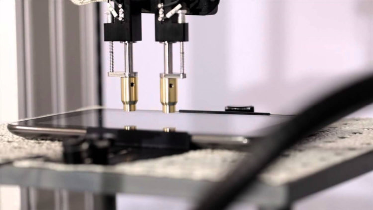 Как тестируются сенсорные дисплеи? Фото.