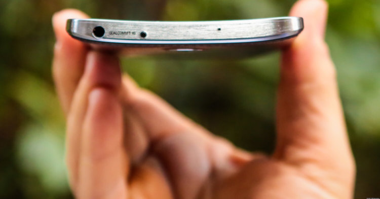 Почему изогнутые смартфоны не приживутся на рынке? Фото.