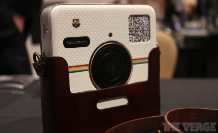 Polaroid представила ретро-фотоаппарат на Android. Polaroid представила ретро-фотоаппарат на Android. Фото.