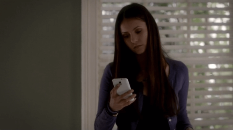 Какие Android-смартфоны выбирают герои сериалов? Дневники вампира. Какие Android-смартфоны выбирают герои сериалов? Дневники вампира. Фото.