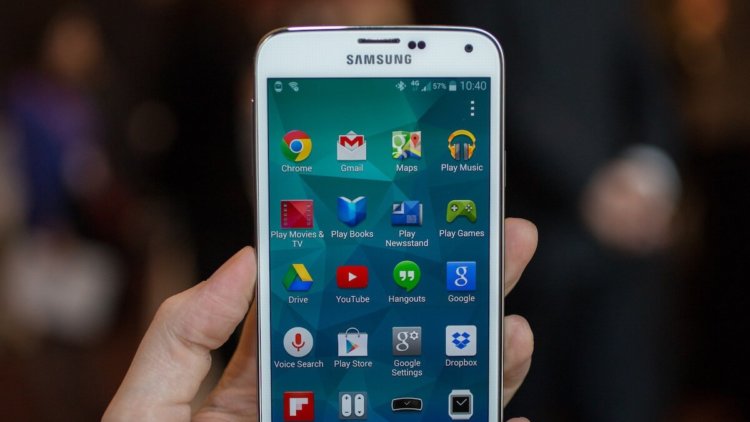 Sony не волнует водозащита Galaxy S5. Sony не волнует водозащита Galaxy S5. Фото.