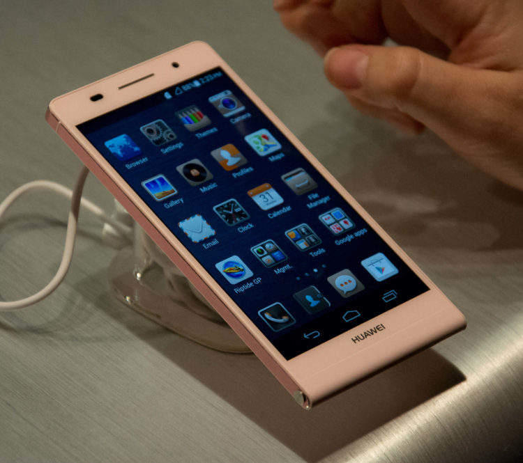 Порадуй любимую: 6 лучших Android-смартфонов для девушек. Huawei Ascend P6. Фото.