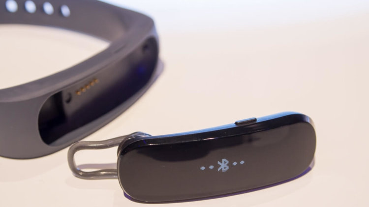 #MWC-2014: ликование китайцев и провал Alcatel. Носимый девайс дня. #MWC-2014: ликование китайцев и провал Alcatel. Носимый девайс дня. Фото.