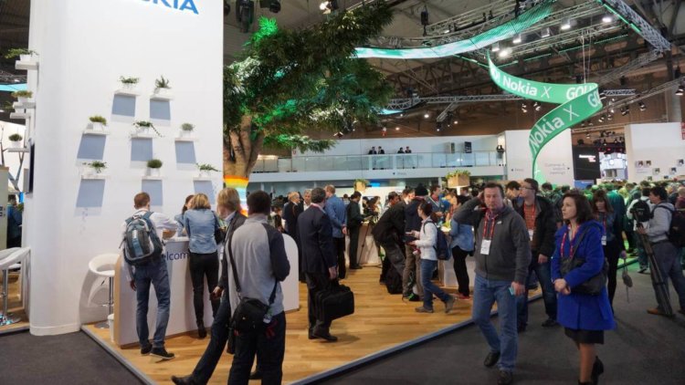 MWC-2014: упоминание Nexus 6, перспективы Gear 2 и слёзы расставания. MWC-2014: упоминание Nexus 6, перспективы Gear 2 и слёзы расставания. Фото.