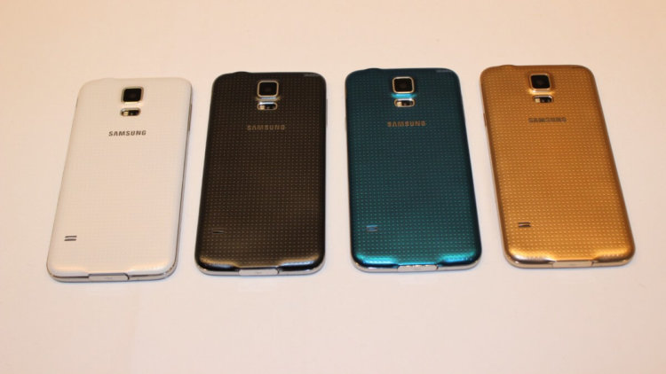 5 вещей, которых не хватает Galaxy S5. Эй! Я здесь! Фото.