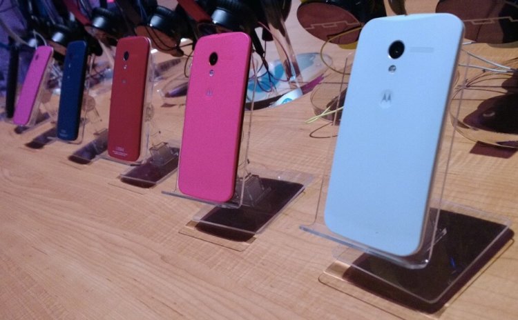 Motorola: рекордсмен Moto G и планы компании. Эра дорогих телефонов подходит к концу. Фото.
