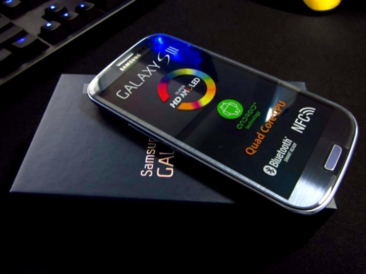 Почему в моем кармане по-прежнему Galaxy S3. Почему в моем кармане по-прежнему Galaxy S3. Фото.