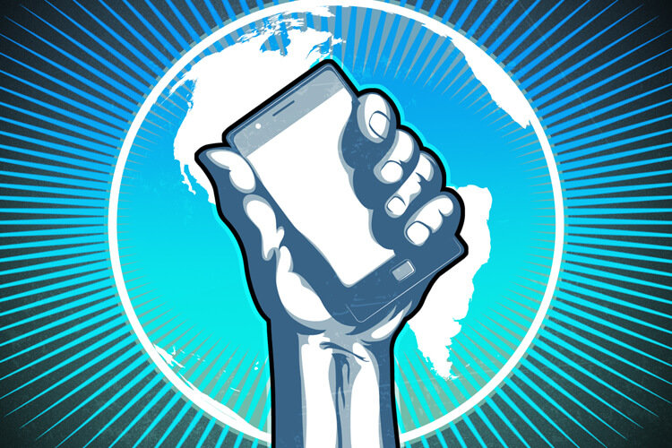 Четверо из пяти обошлись без смартфона. Фото.