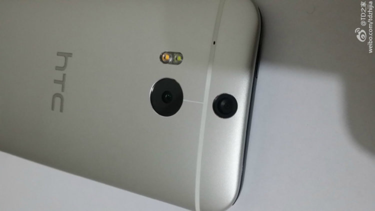 HTC M8 продолжает утекать в сеть. Фото.