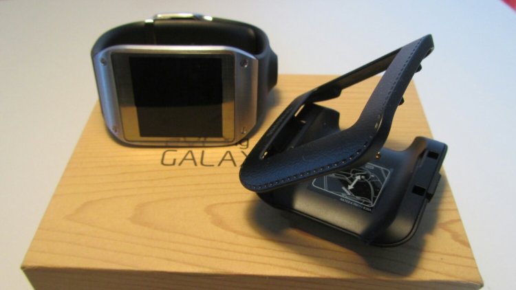 Что нас ждет в Moto 360. Зарядка. Что нас ждет в Moto 360. Зарядка. Фото.