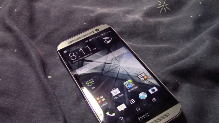 Руководство HTC вышло на автора обзора M8. Фото.
