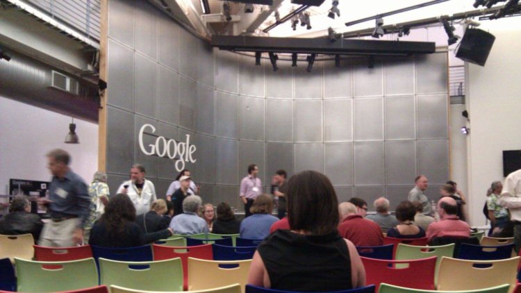 Google ищет секрет счастья в работе. Фото.