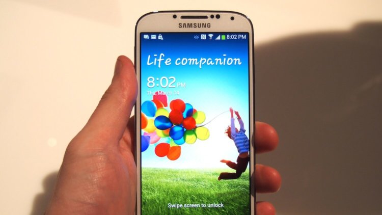 Какой смартфон справится с кубиком Рубика быстрее остальных? Какой смартфон справится с кубиком Рубика быстрее остальных? Фото.