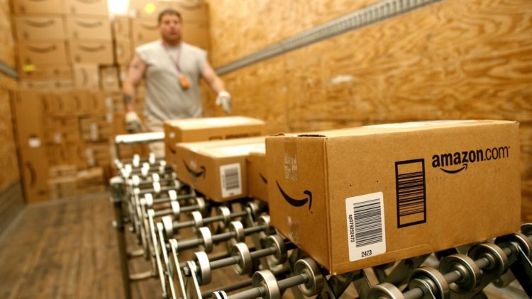 Amazon готовит смартфон с шестью камерами. Amazon готовит смартфон с шестью камерами. Фото.