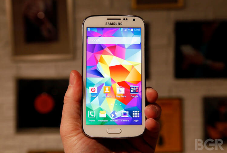 Samsung Galaxy K Zoom. Смартфон с 20-мегапиксельной камерой. Samsung Galaxy K Zoom. Смартфон с 20-мегапиксельной камерой. Фото.