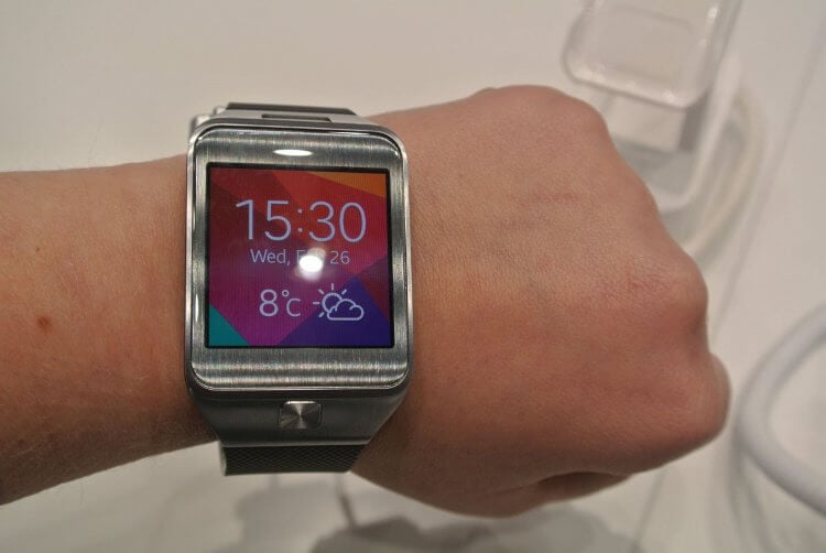 Samsung готовит смартчасы-телефон Gear Solo с поддержкой SIM-карты. Фото.