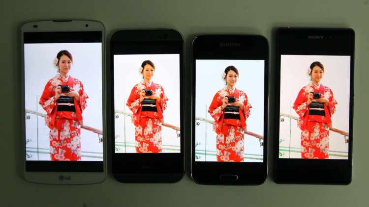 Игры смартфонов: битва 4 флагманов. Дисплей. Игры смартфонов: битва 4 флагманов. Дисплей. Фото.