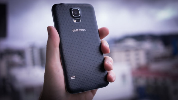 Продажам Galaxy S5 можно позавидовать. Продажам Galaxy S5 можно позавидовать. Фото.