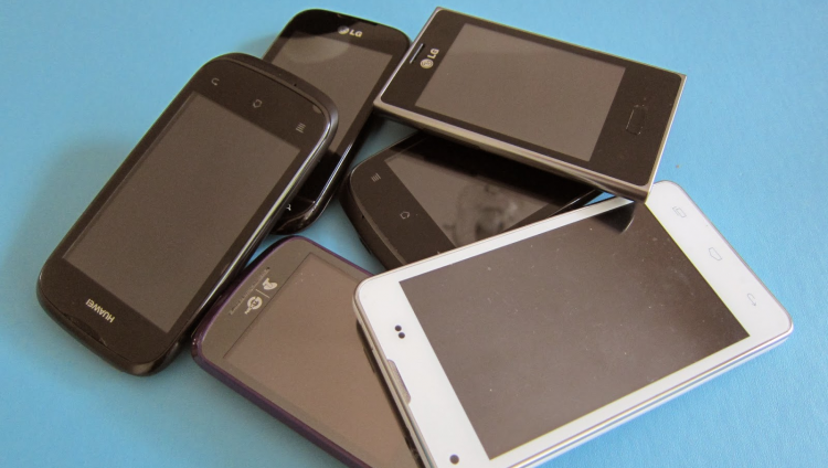 5 способов применения старого Android-смартфона. Фото.