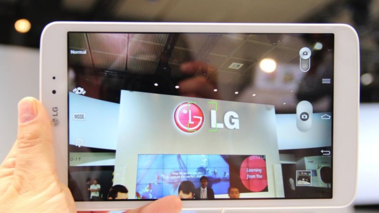 LG выходит на арену планшетов. Фото.