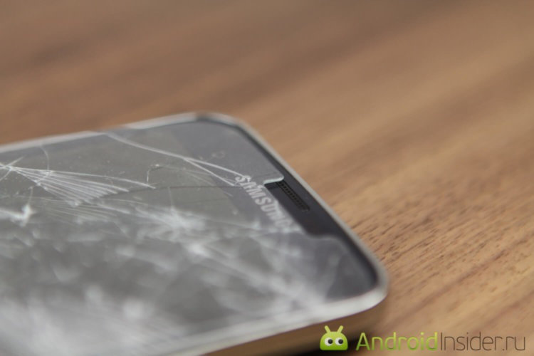 Momax Smart Fit: незаметная защита флагмана. Фото.