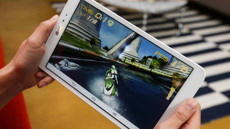 LG выходит на арену планшетов. Фото.