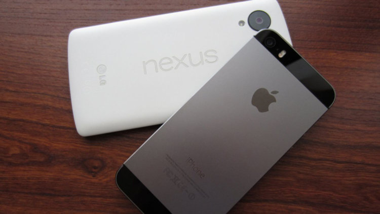 Google вновь взяла верх над Apple. Фото.