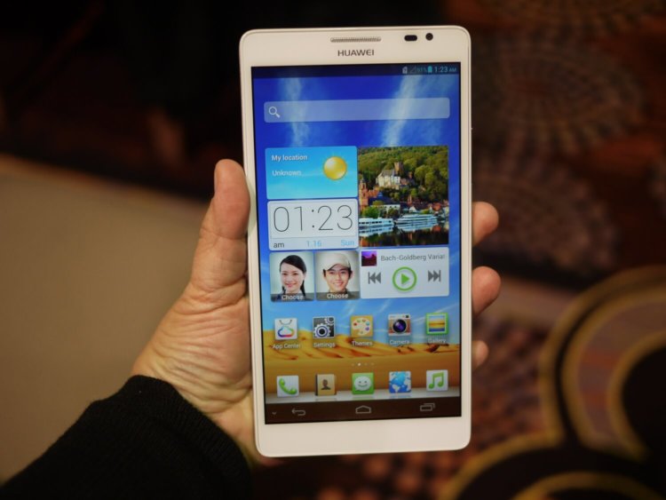 Почему смартфоны растут? Причина вторая: дистанцироваться от конкурентов. Почему смартфоны растут? Причина вторая: дистанцироваться от конкурентов. Фото.