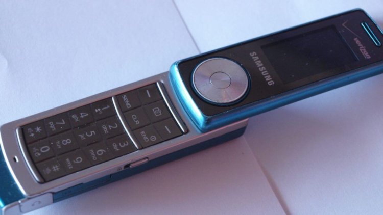 5 самых странных телефонов, когда-либо созданных компанией Samsung. Juke. 5 самых странных телефонов, когда-либо созданных компанией Samsung. Juke. Фото.