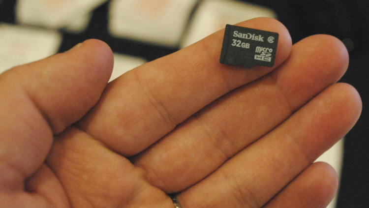 Почему Google против SD-карт? Почему Google против SD-карт? Фото.
