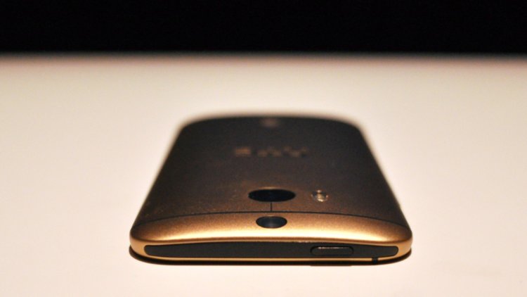 Причины возможного появления Prime-версий Galaxy S5 и One M8. HTC. Фото.