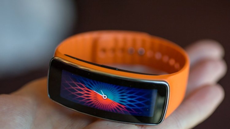 4 причины для покупки Samsung Gear Fit. 4 причины для покупки Samsung Gear Fit. Фото.
