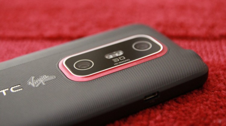5 самых провальных Android-смартфонов. HTC Evo 3D. Фото.