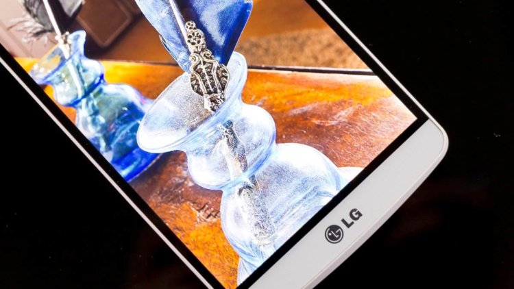 Хороший дисплей или датчик сердцебиения? Хороший дисплей или датчик сердцебиения? Фото.