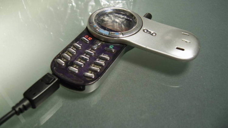 5 самых странных телефонов, когда-либо созданных компанией Motorola. V70. 5 самых странных телефонов, когда-либо созданных компанией Motorola. V70. Фото.