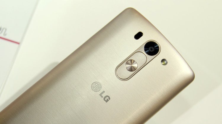 В Китае показали «мини-версию» LG G3. Фото.