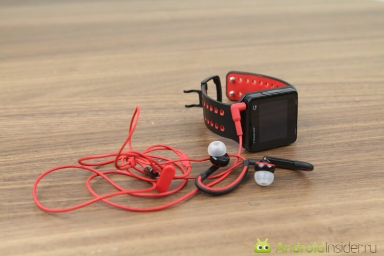 MotoACTV: предаемся ностальгии в ожидании Moto 360. MotoACTV: предаемся ностальгии в ожидании Moto 360. Фото.