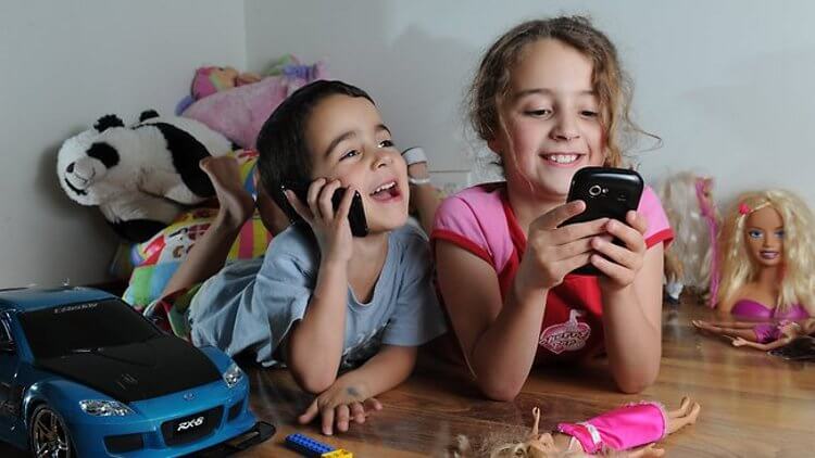 10 аргументов педиатра в пользу запрета использования детьми мобильных девайсов. Фото.