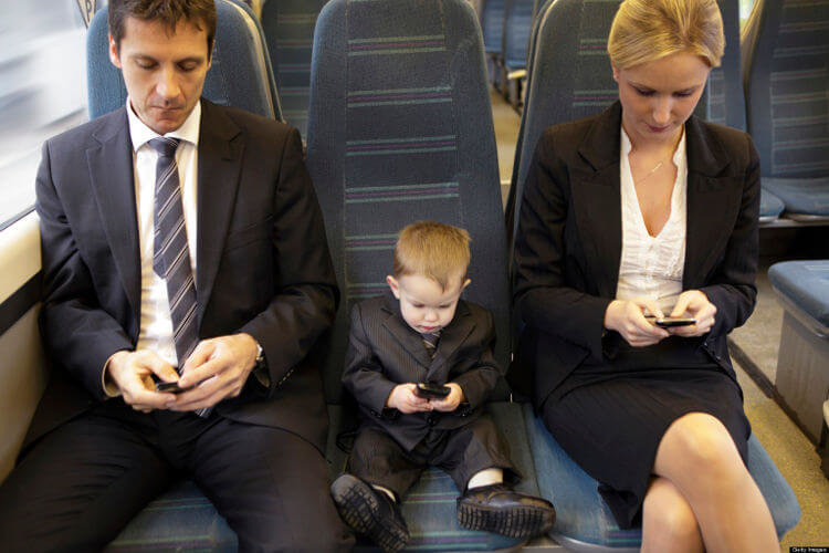 10 аргументов педиатра в пользу запрета использования детьми мобильных девайсов. 10. Неэкологичное детство. 10 аргументов педиатра в пользу запрета использования детьми мобильных девайсов. 10. Неэкологичное детство. Фото.