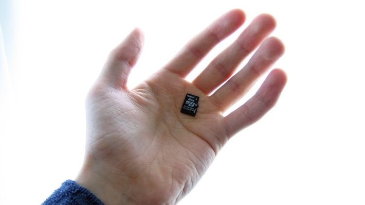 Приготовьтесь выбросить ваши карты памяти. Фото.