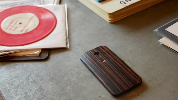 5 производителей, смартфоны которых приятно брать в руки. Motorola. 5 производителей, смартфоны которых приятно брать в руки. Motorola. Фото.